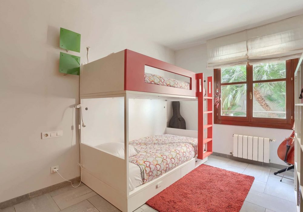 WhatsApp Image 2025-10-08 at 10.45.13 (1)