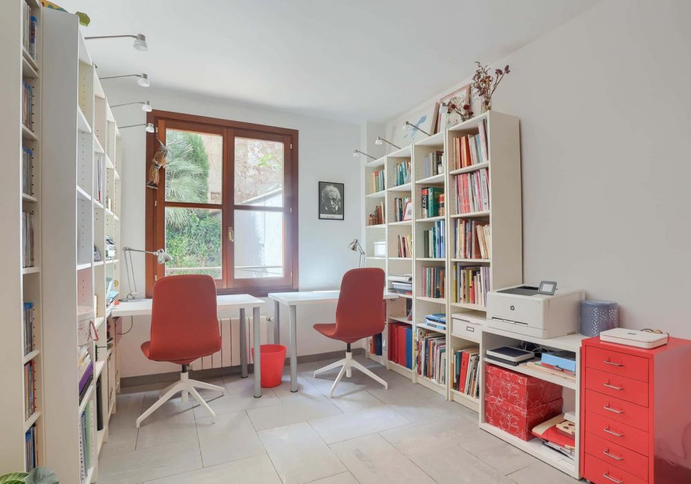 WhatsApp Image 2025-10-08 at 10.45.13 (2)