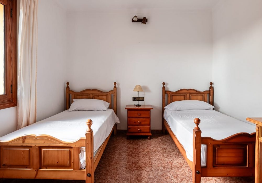 WhatsApp Image 2025-11-08 at 19.36.47 (1)